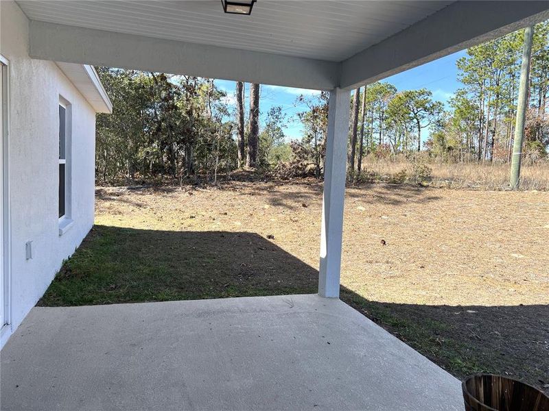 Exterior details and patio area of a home in , Dunnellon (Image 4).
