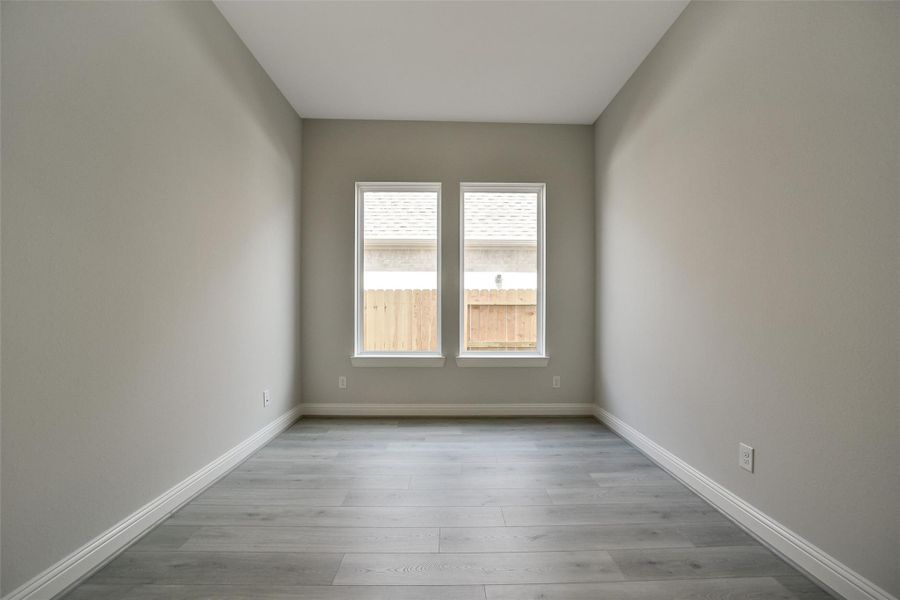 Spacious, unfurnished interior of a new home in Del Bello Lakes 60', Manvel (Image 22). Spacious, unfurnished interior of a new home in Del Bello Lakes 60', Manvel (Image 22).