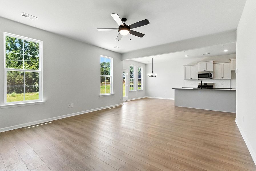 Spacious, unfurnished interior of a new home in Landmark Commons, Boiling Springs (Image 13).