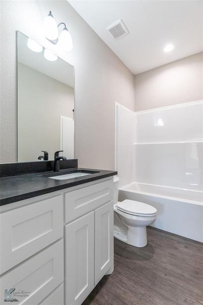 Furnished interior view inside a new home in , Abilene (Image 6).