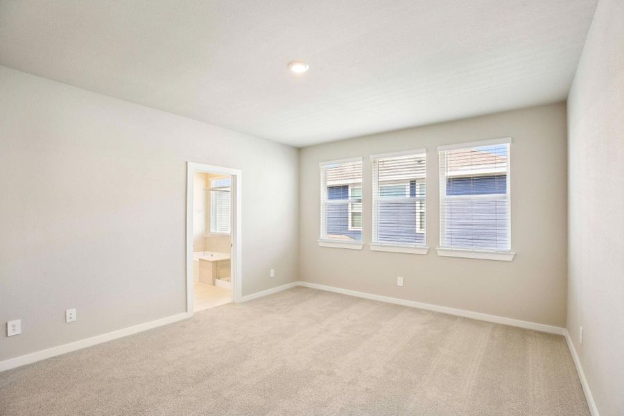 Spacious, unfurnished interior of a new home in Kemah Crossing - City Series, Kemah (Image 29). Spacious, unfurnished interior of a new home in Kemah Crossing - City Series, Kemah (Image 29).