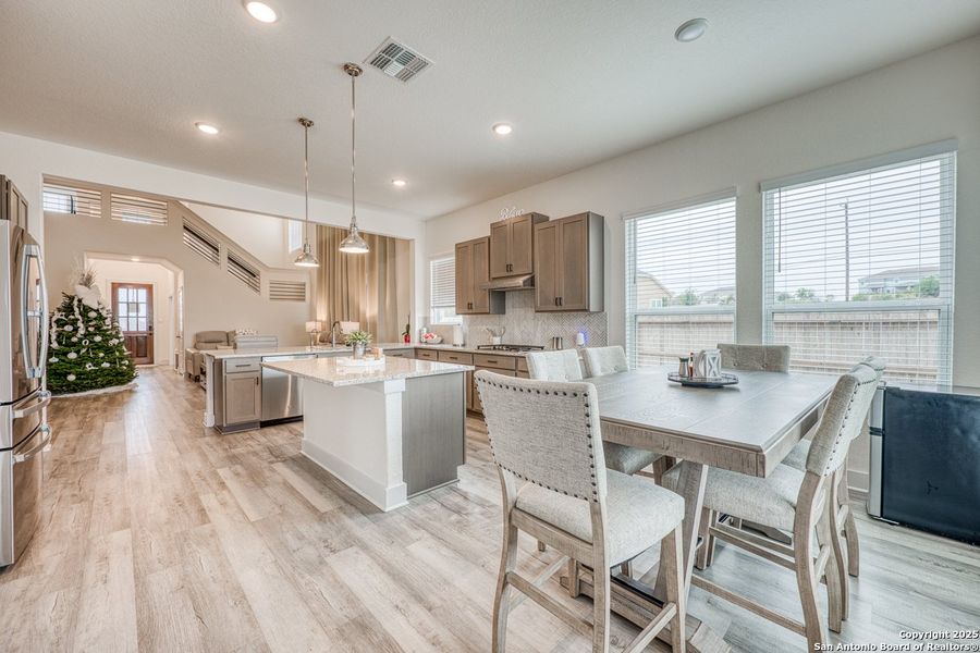 Furnished interior view inside a new home in Hunters Ranch, San Antonio (Image 34). Furnished interior view inside a new home in Hunters Ranch, San Antonio (Image 34).