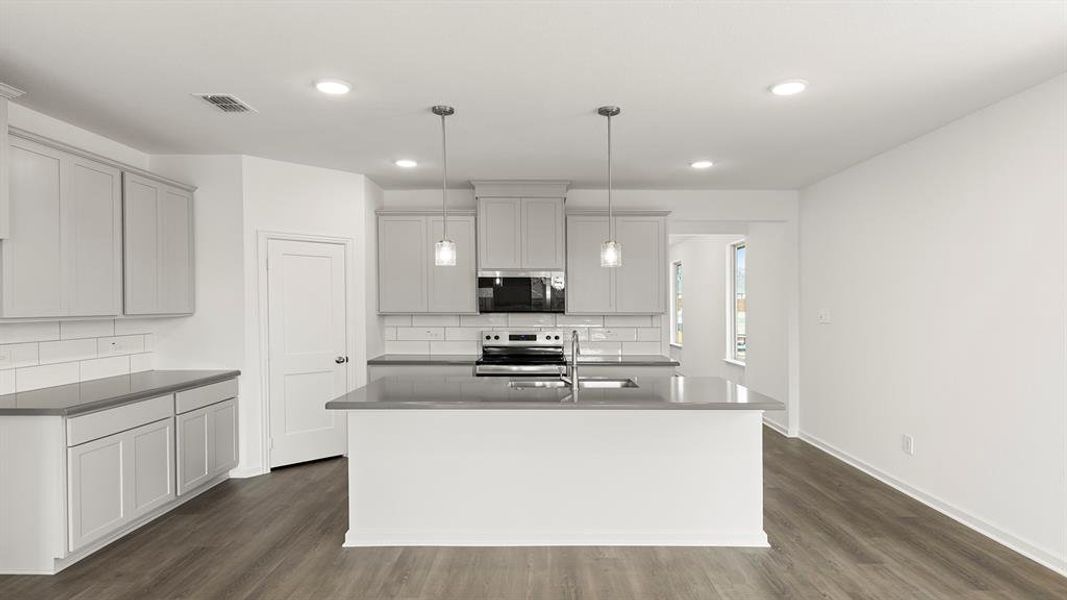 10. 1705 Meadow Crest - Kitchen