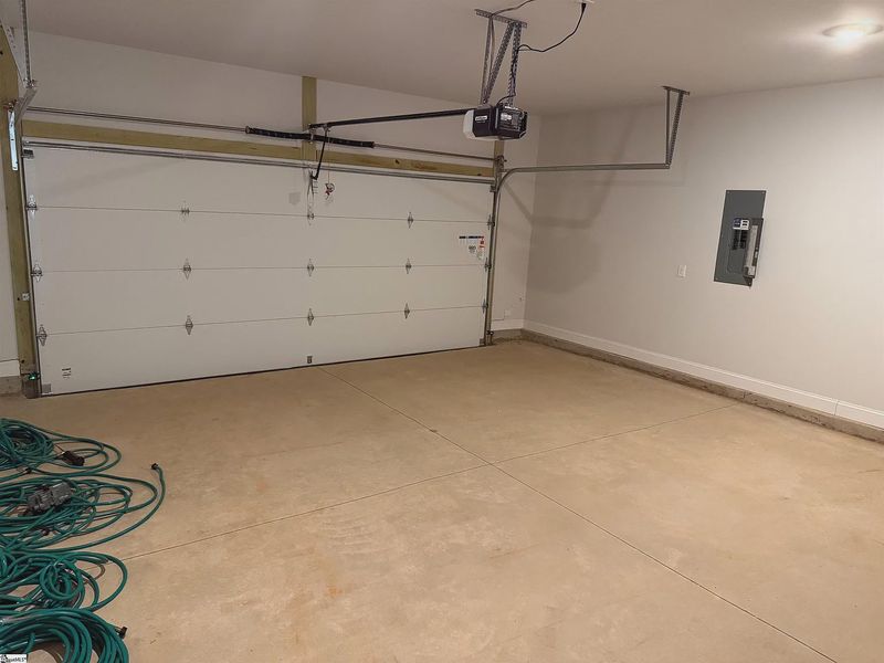 Spacious, unfurnished interior of a new home in Bracken Woods, Piedmont (Image 17). Spacious, unfurnished interior of a new home in Bracken Woods, Piedmont (Image 17).