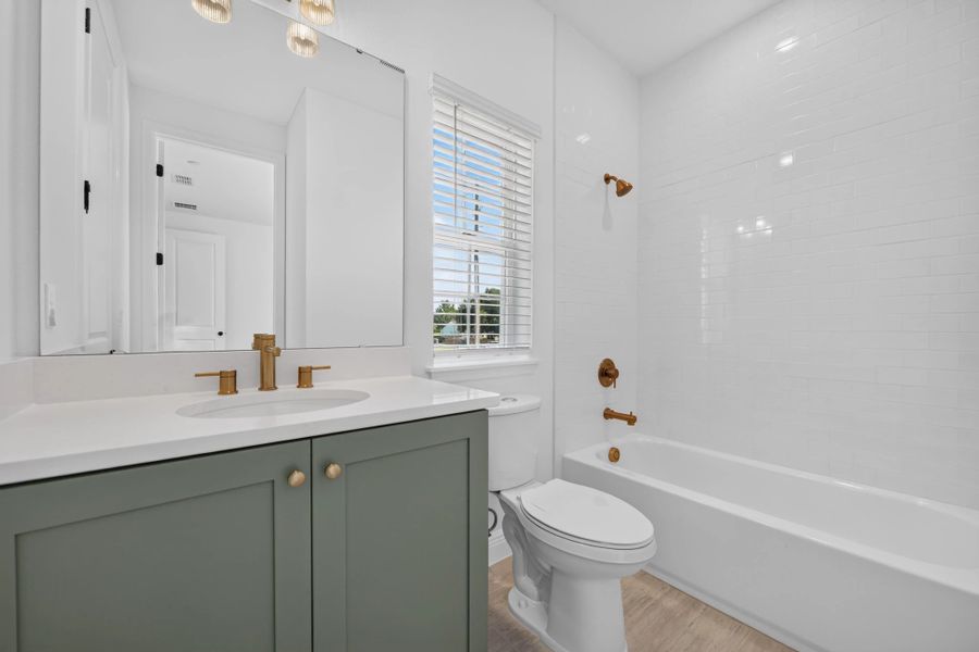 Furnished interior view inside a new home in Lake Cawood Cove, Windermere (Image 7).