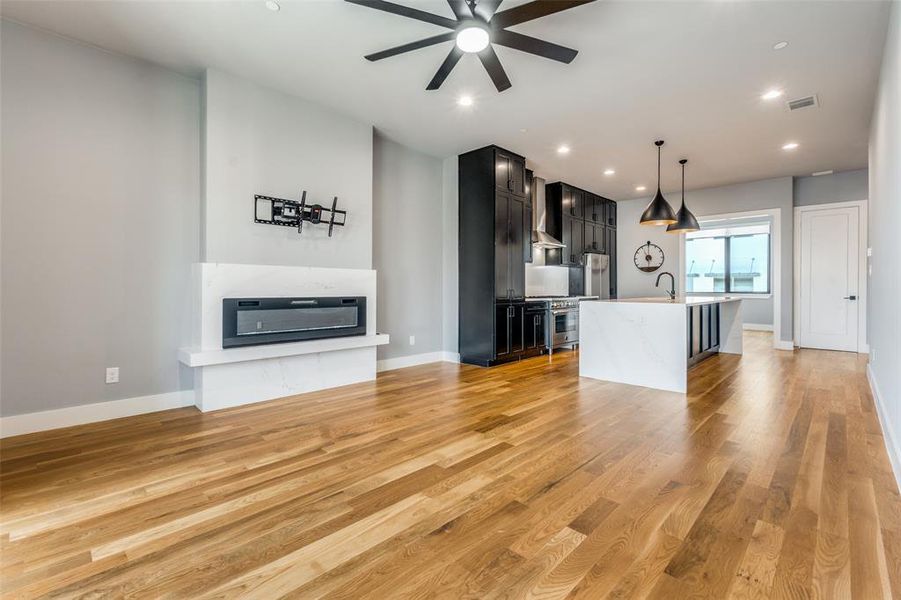 Spacious, unfurnished interior of a new home in , Dallas (Image 19).