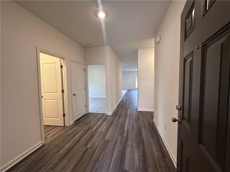 Spacious, unfurnished interior of a new home in Mt. Tabor Ridge, Dallas (Image 14). Spacious, unfurnished interior of a new home in Mt. Tabor Ridge, Dallas (Image 14).