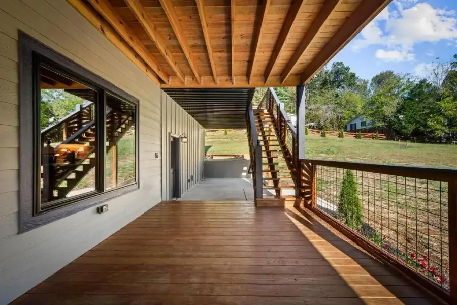 Exterior details and patio area of a home in , Blue Ridge (Image 25).