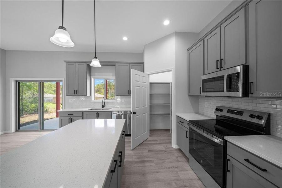 Furnished interior view inside a new home in , Ocala (Image 10).