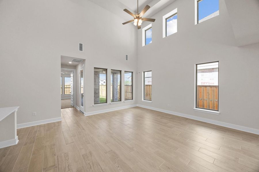 Spacious, unfurnished interior of a new home in Parmer Ranch, Georgetown (Image 21). Spacious, unfurnished interior of a new home in Parmer Ranch, Georgetown (Image 21).