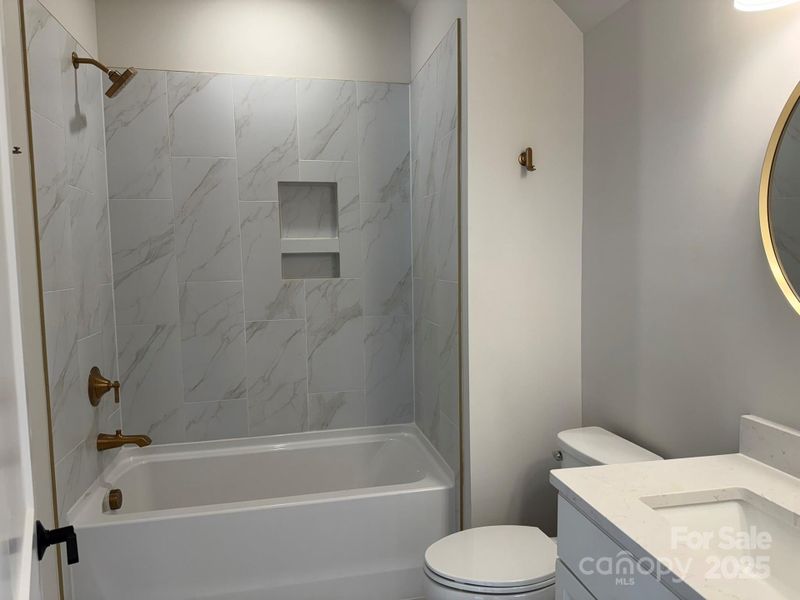 Image 42 of a home in Lakeside Pointe.