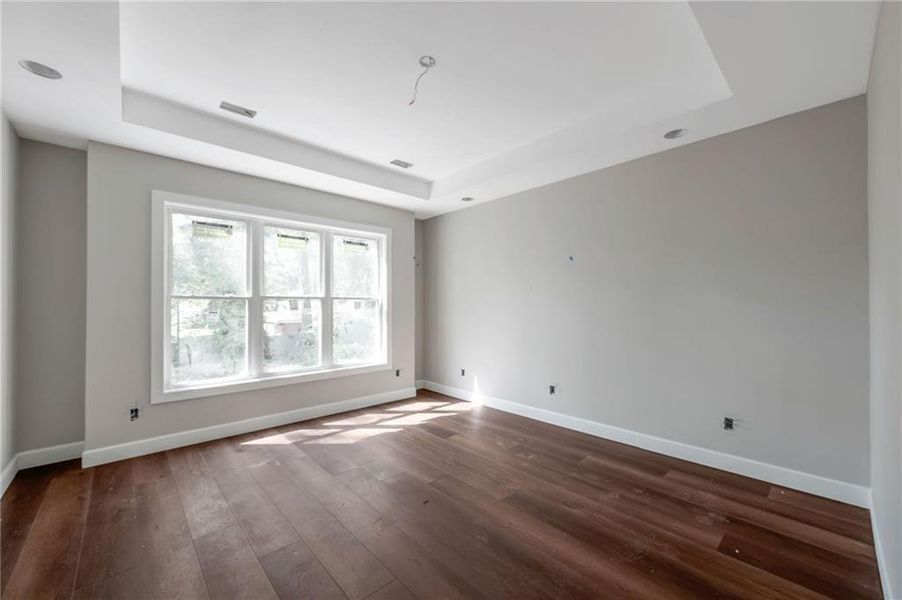 Spacious, unfurnished interior of a new home in , Atlanta (Image 7).