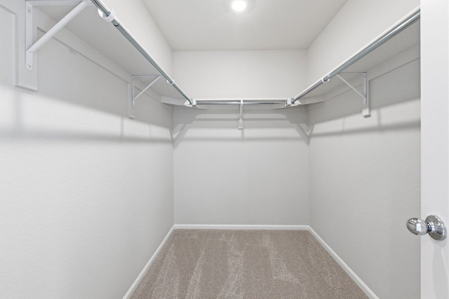 Spacious, unfurnished interior of a new home in Windler, Aurora (Image 20).