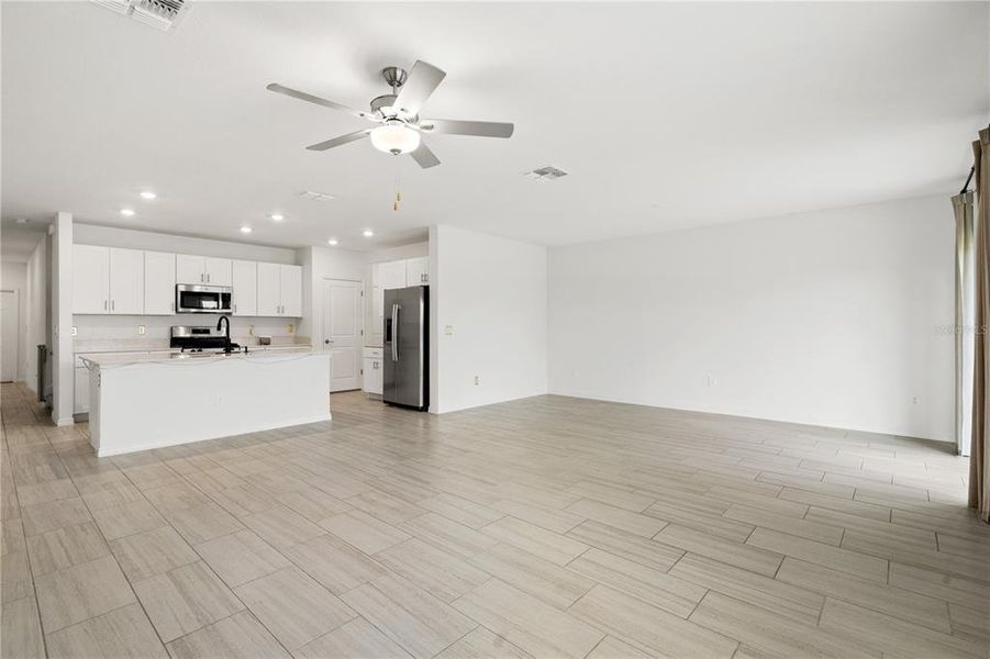 Spacious, unfurnished interior of a new home in Connerton, Land O' Lakes (Image 29). Spacious, unfurnished interior of a new home in Connerton, Land O' Lakes (Image 29).