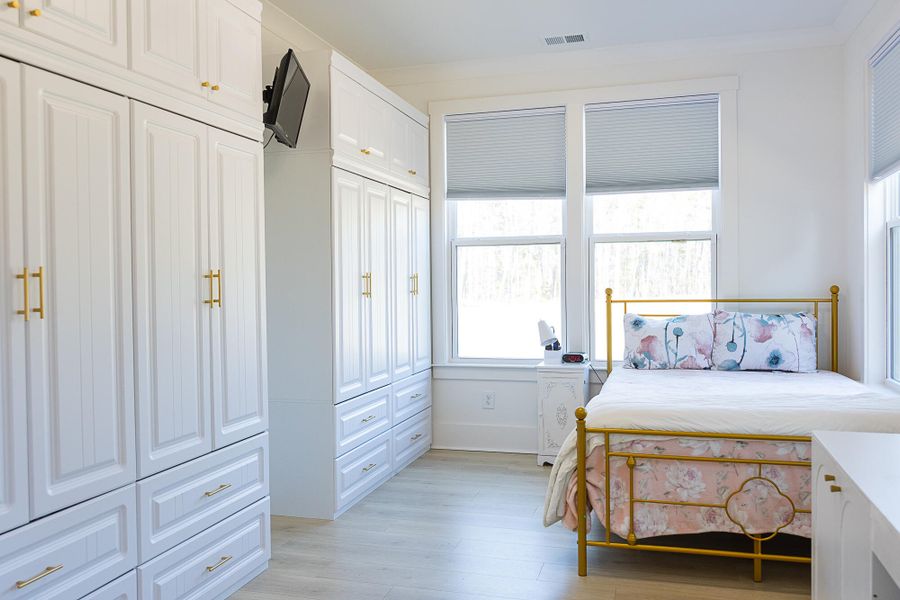 Furnished interior view inside a new home in , Ravenel (Image 52).