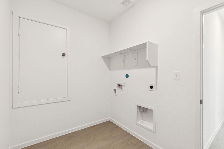 Spacious, unfurnished interior of a new home in Montgomery Bend, Montgomery (Image 22).