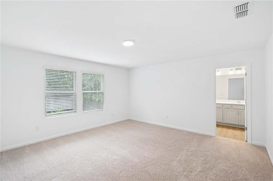 Spacious, unfurnished interior of a new home in , Flowery Branch (Image 16).