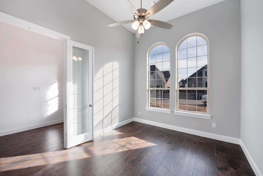 Representative unfurnished interior of a home built from the 217 by Highland Homes in Cross Creek West, Fulshear (Image 17).