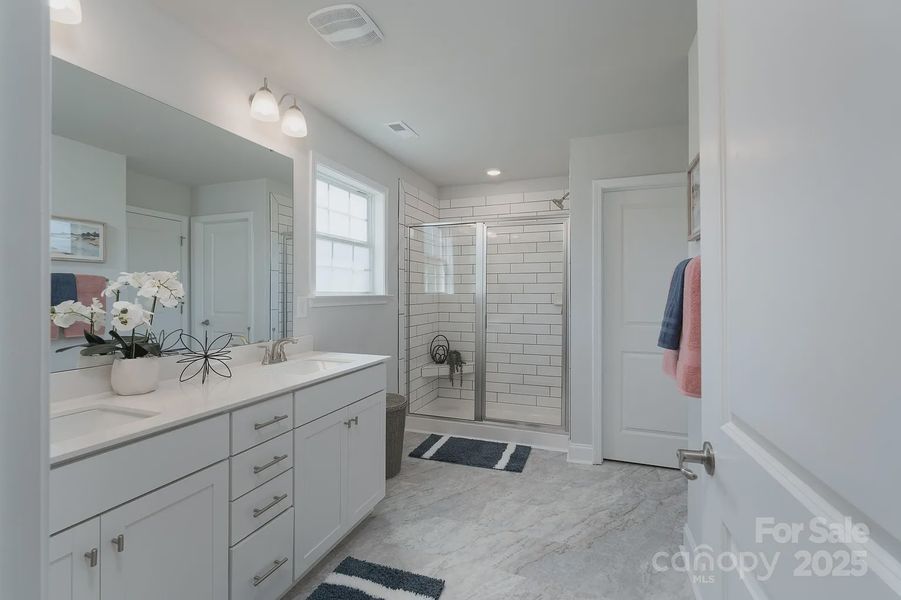 Furnished interior view inside a new home in Pine Trace, Gastonia (Image 18). Furnished interior view inside a new home in Pine Trace, Gastonia (Image 18).