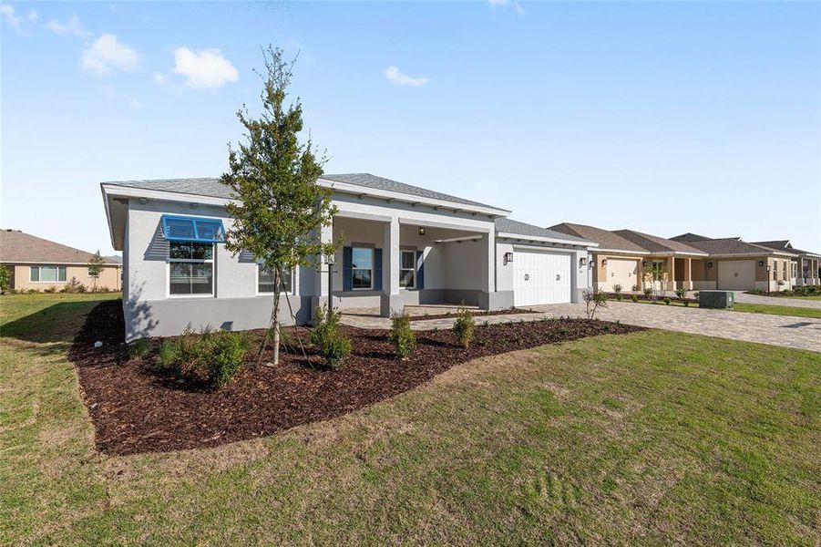 Exterior details and patio area of a home in , Ocala (Image 28).