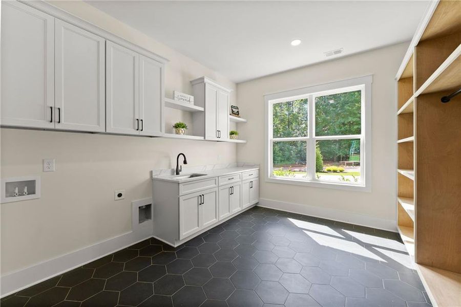Furnished interior view inside a new home in , Hoschton (Image 33).