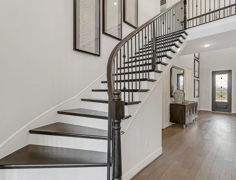 *REPRESENTATION PHOTO OF THE SAME FLOOR PLAN, FINISHES WILL VARY*