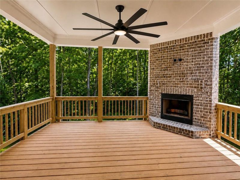 Exterior details and patio area of a home in , Jefferson (Image 3).