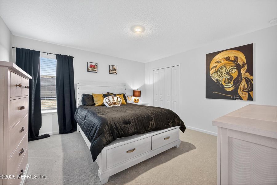 Furnished interior view inside a new home in , Middleburg (Image 16).