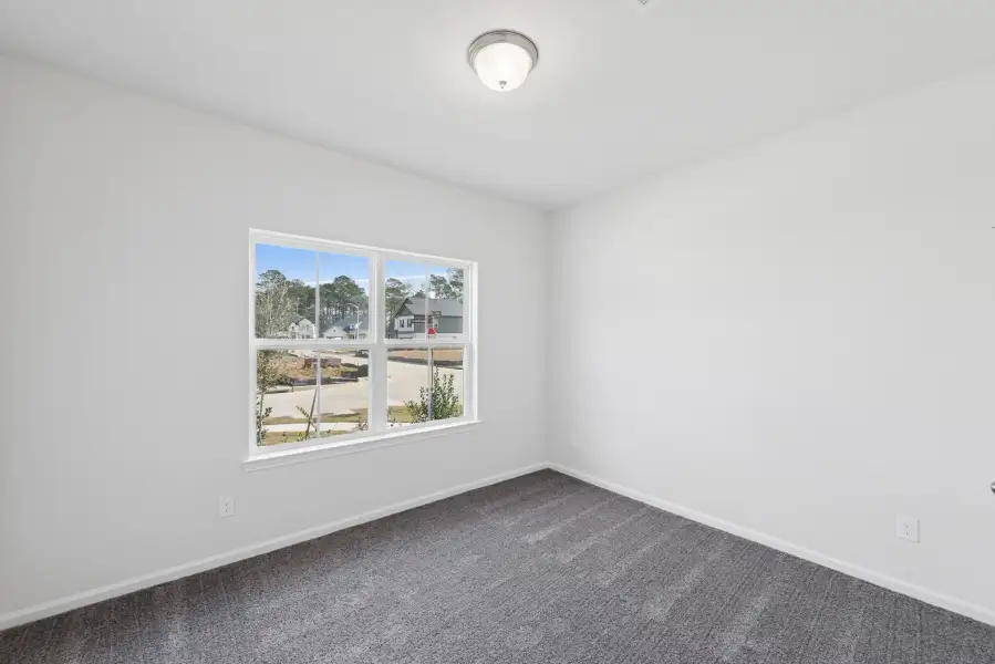 Spacious, unfurnished interior of a new home in Sierra Vista, Rosharon (Image 29).