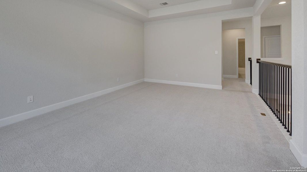 Spacious, unfurnished interior of a new home in Stevens Ranch 55', San Antonio (Image 17).