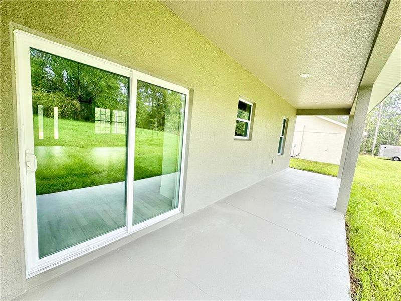 Spacious, unfurnished interior of a new home in , Citrus Springs (Image 12).