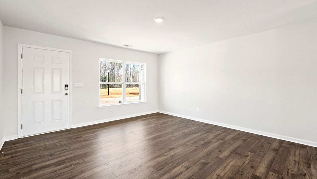 Spacious, unfurnished interior of a new home in Baxter Village, Boiling Springs (Image 13).