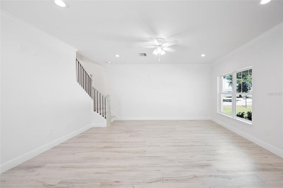 Spacious, unfurnished interior of a new home in , Plant City (Image 27).