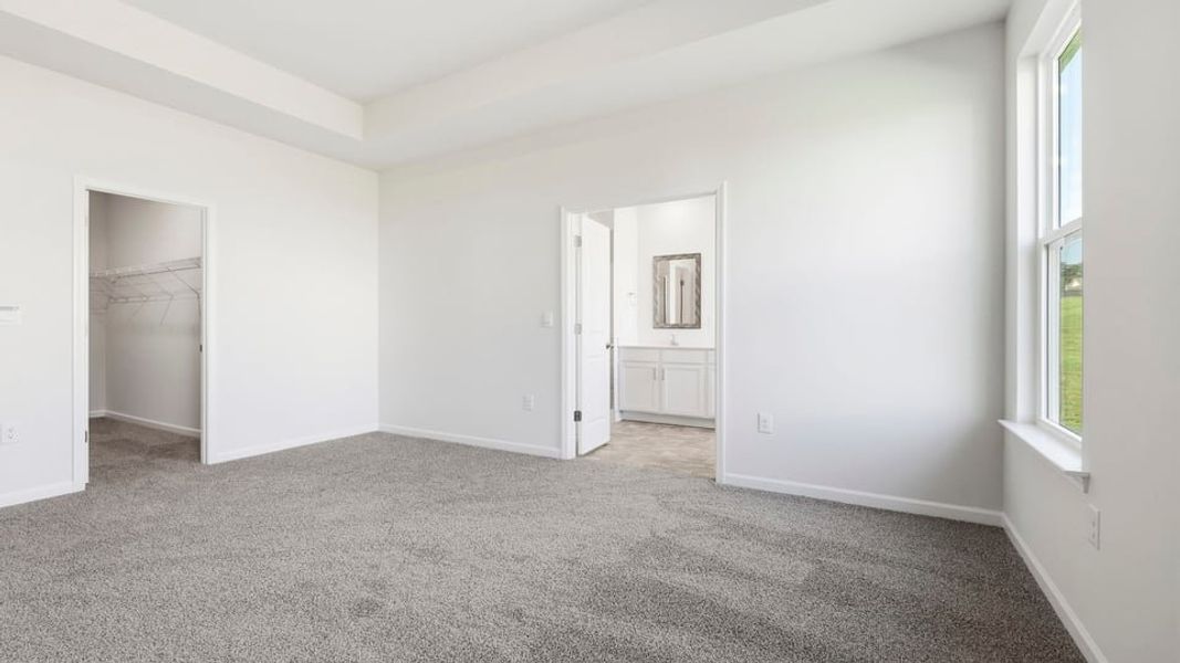 Spacious, unfurnished interior of a new home in Blue Ridge Trail, Fountain Inn (Image 33).