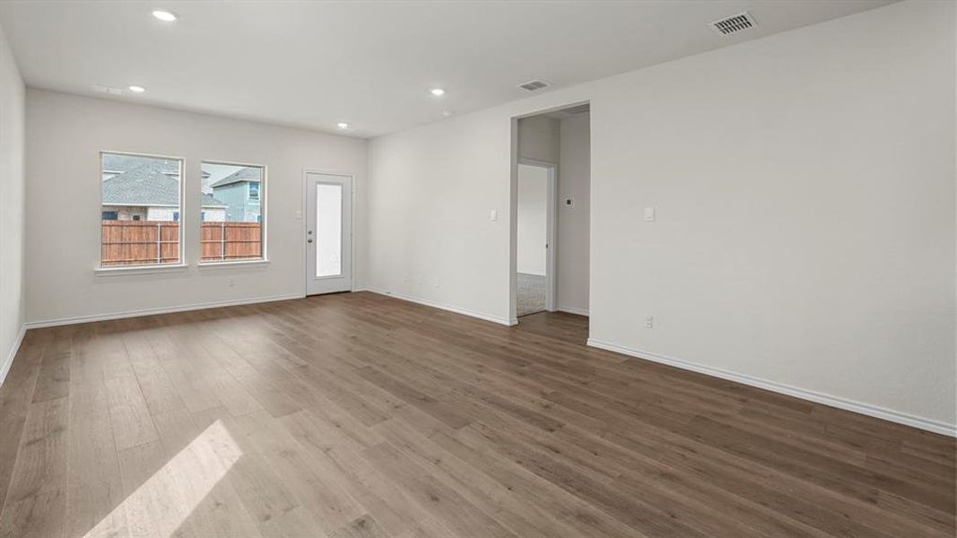 Spacious, unfurnished interior of a new home in Creekside Ranch, Blue Ridge (Image 21).