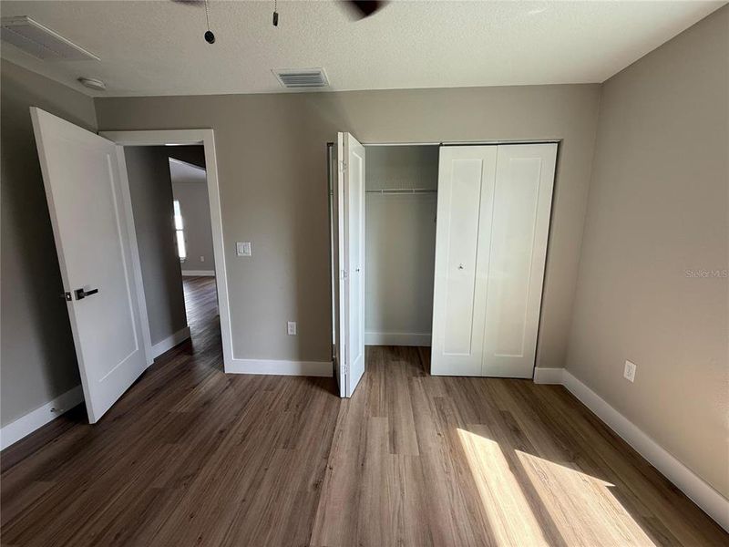 Spacious, unfurnished interior of a new home in , Citrus Springs (Image 14).