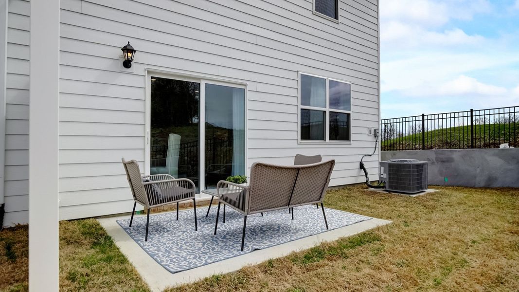Exterior details and patio area of a home in Addison Park, Lebanon (Image 3).