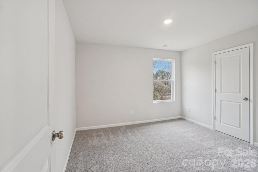 Spacious, unfurnished interior of a new home in Frey Creek, Spartanburg (Image 13).