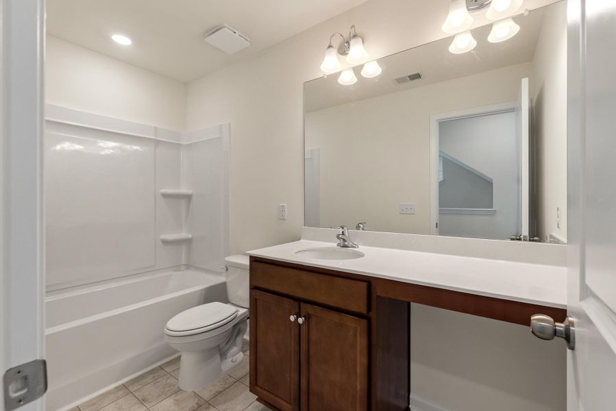 Furnished interior view inside a new home in Oakley Pointe, Moncks Corner (Image 11).