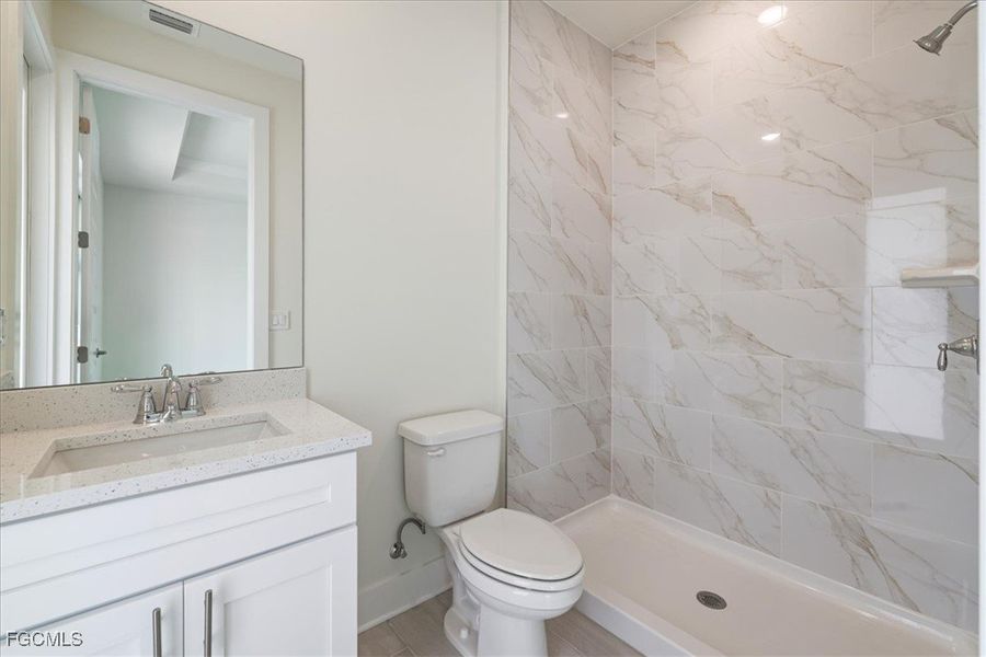 Furnished interior view inside a new home in Cape Coral, Cape Coral (Image 12).