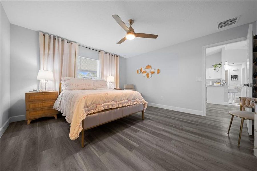 Furnished interior view inside a new home in , Dunnellon (Image 38).