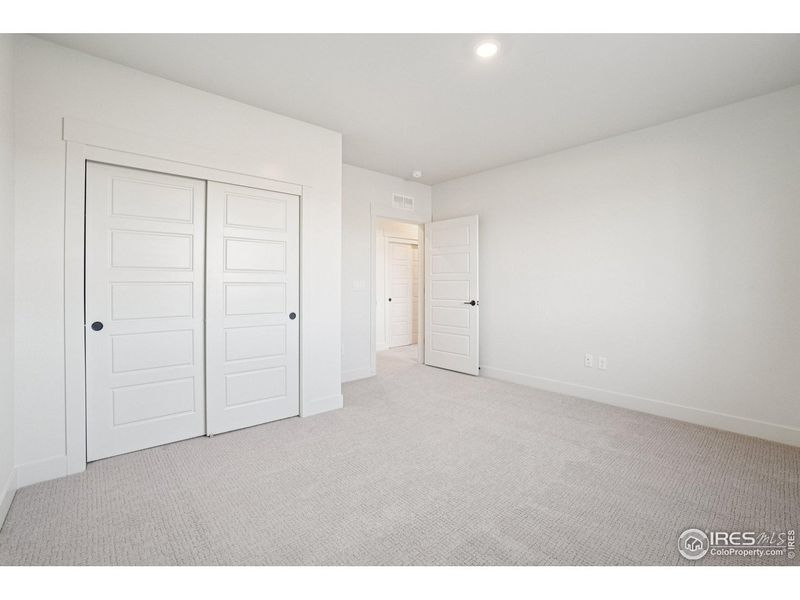 Spacious, unfurnished interior of a new home in Villa Collection, Fort Collins (Image 23).