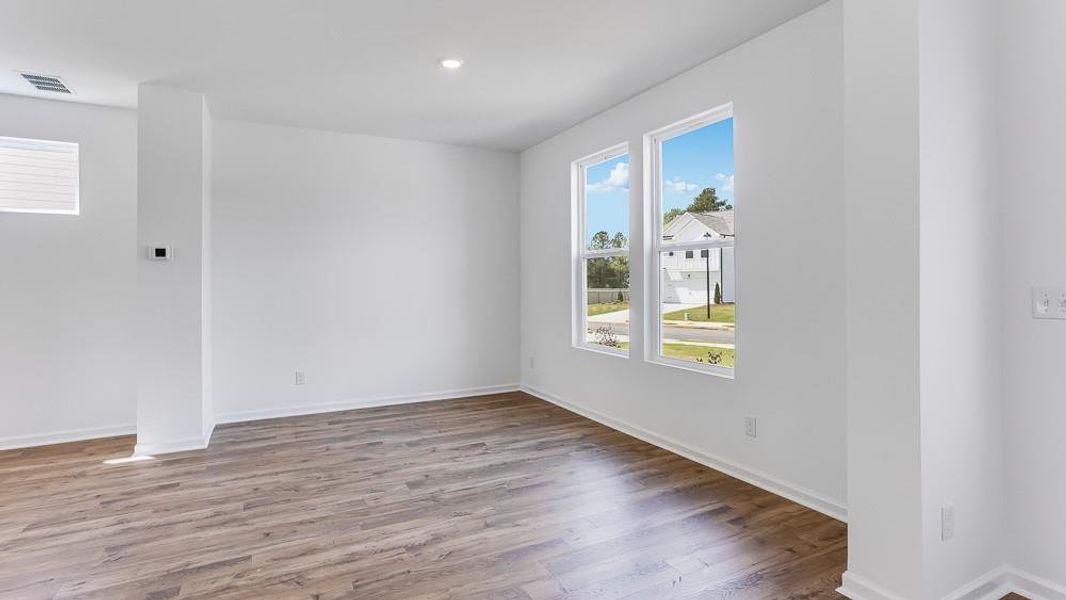Spacious, unfurnished interior of a new home in Heritage River, Euharlee (Image 23).