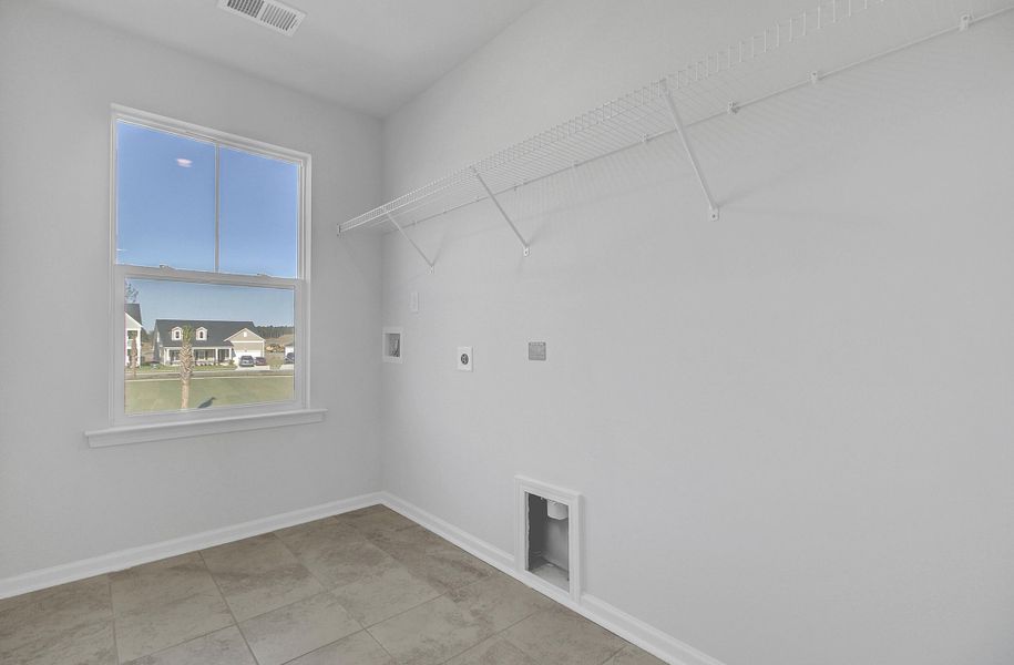 Spacious, unfurnished interior of a new home in Heron's Walk at Summers Corner, Summerville (Image 20).