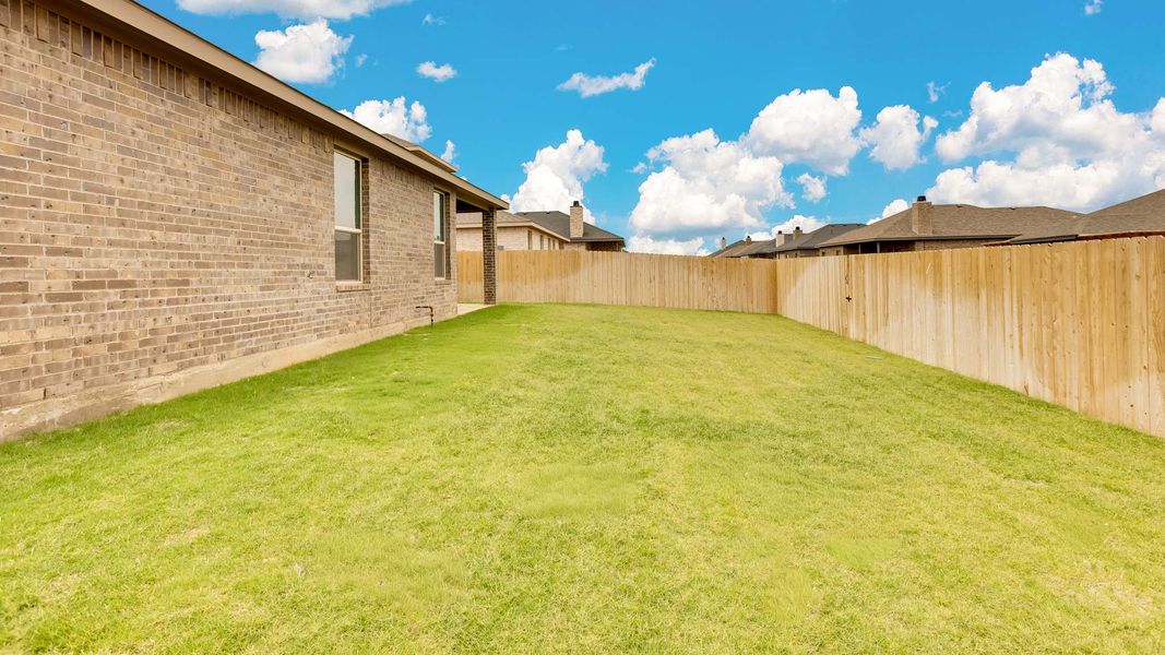 Exterior details and patio area of a home in Viridian, Lubbock (Image 4).