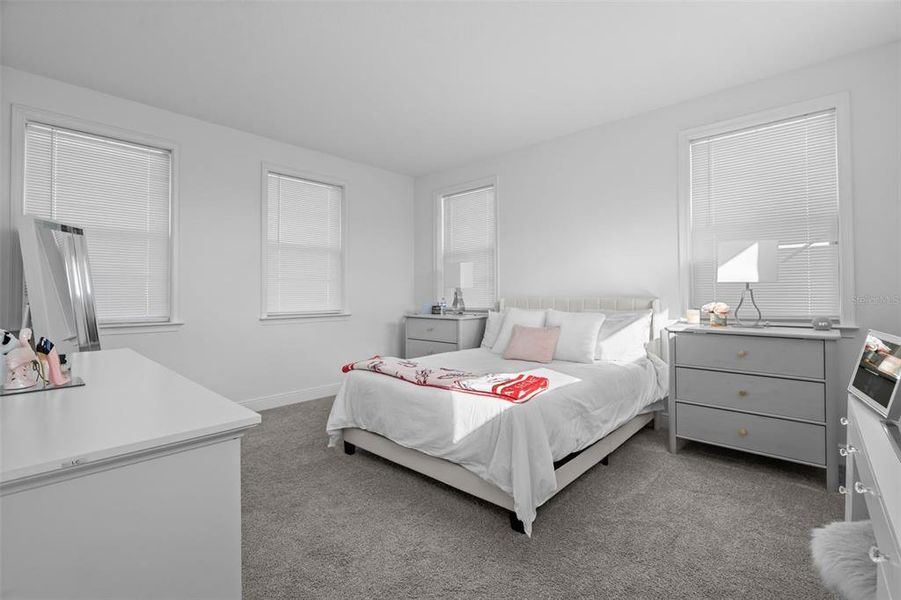 Furnished interior view inside a new home in , Orlando (Image 34).