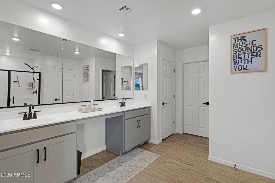 37599 N Cavern Wy-23