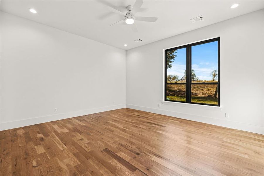 Spacious, unfurnished interior of a new home in , Weatherford (Image 20).