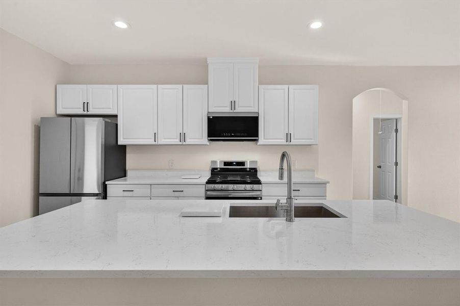 Furnished interior view inside a new home in , Corsicana (Image 4).