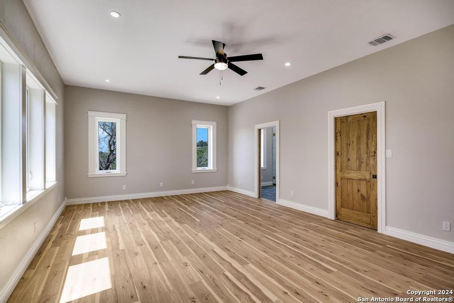 Spacious, unfurnished interior of a new home in , Center Point (Image 32). Spacious, unfurnished interior of a new home in , Center Point (Image 32).
